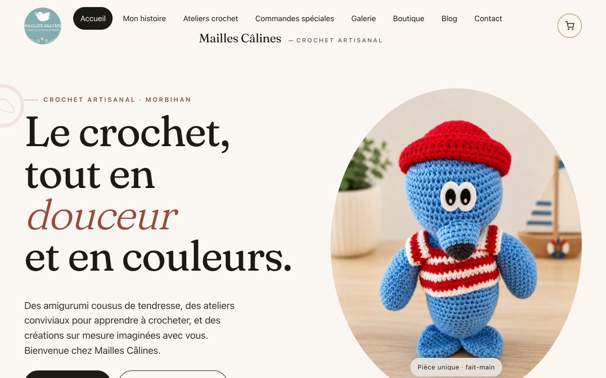 Page d'accueil de la boutique en ligne : bandeau d'accueil et photo d'une peluche au crochet.